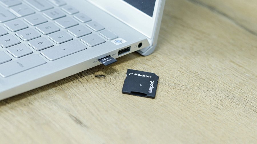 Karta microSD Montis